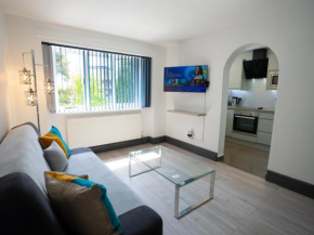 Central Apartment 3 Beds Near Station Fee Parking